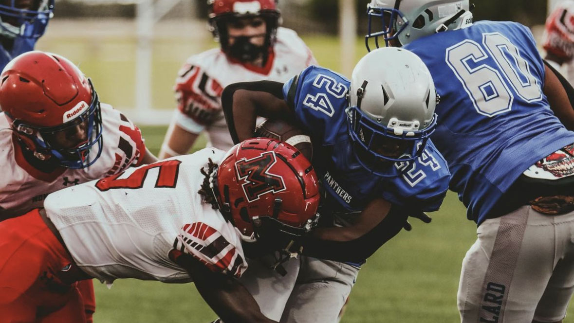 4 Rushing Touchdowns Lifts Monarch High School to 6th Win During Homecoming Game