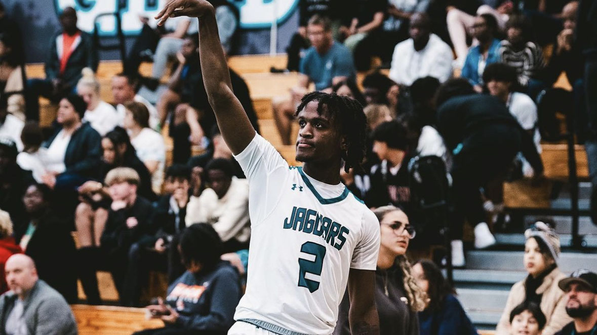 Coral Glades Basketball Faces J.P. Taravella; Holds Senior Night