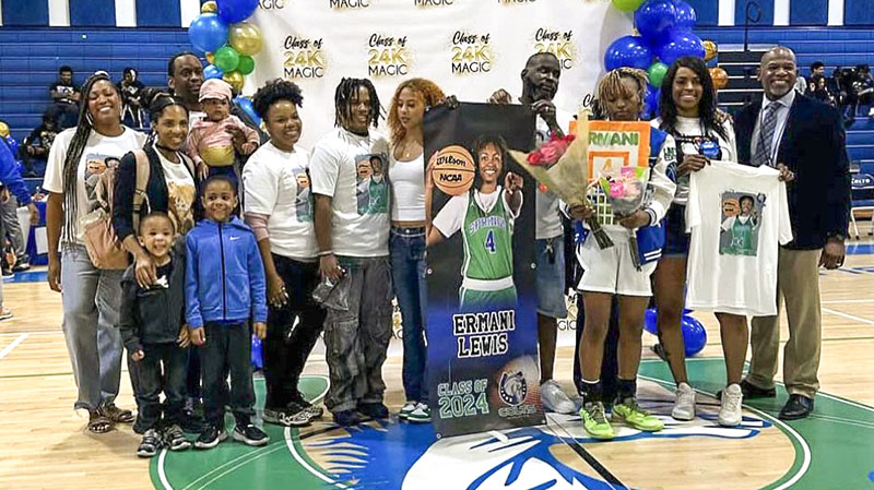2 Local Schools Hold Senior Nights For Basketball Teams