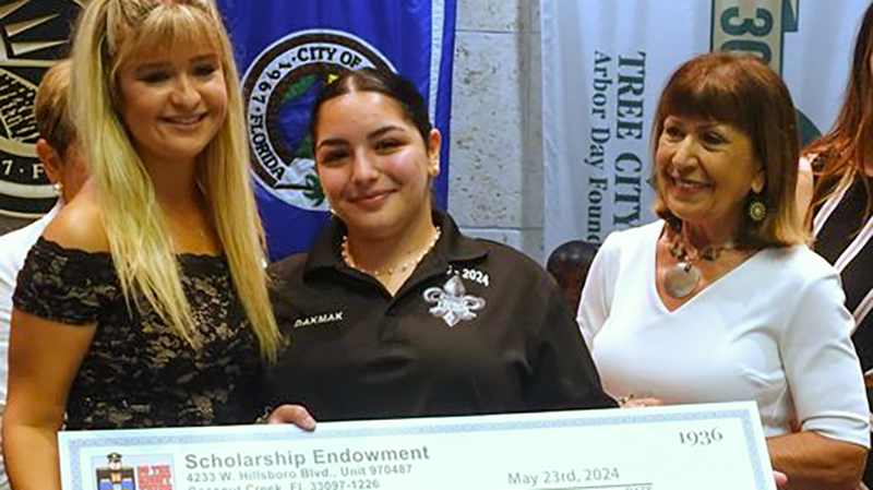 High Achieving Students Win Scholarships with the Coconut Creek Police